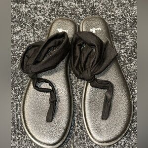 Black Sanuk Sandals with Knotted Straps